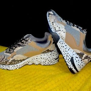 Steve Madden Women sneakers 7.5